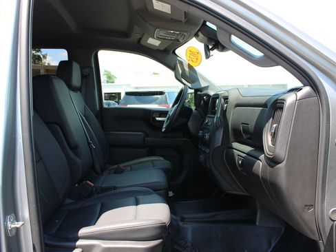 Used 2025 Chevrolet Silverado 1500 W/T w/ WT Value Package AWD/4WD image 28