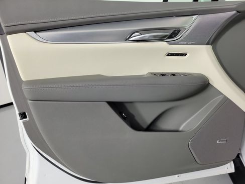 Used 2022 Cadillac XT5 Premium Luxury FWD image 19