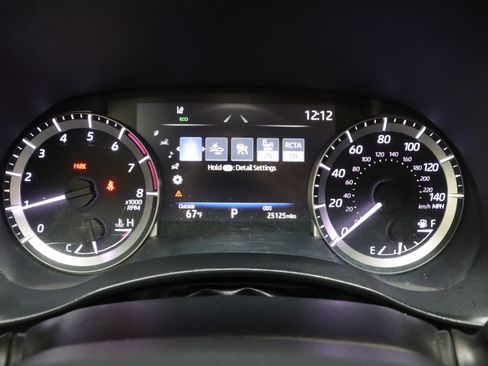 Used 2023 Toyota Highlander XLE FWD image 43