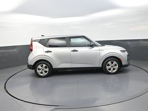 Used 2021 Kia Soul LX image 25