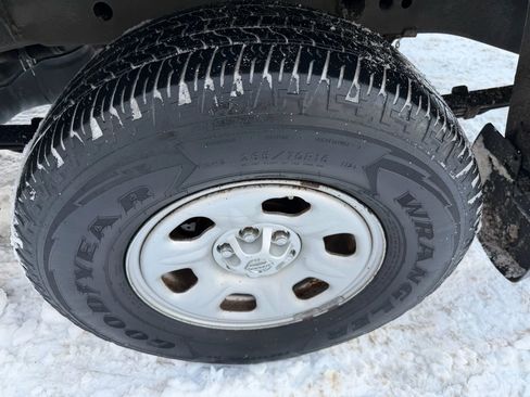 Used 2018 Nissan Frontier S image 19