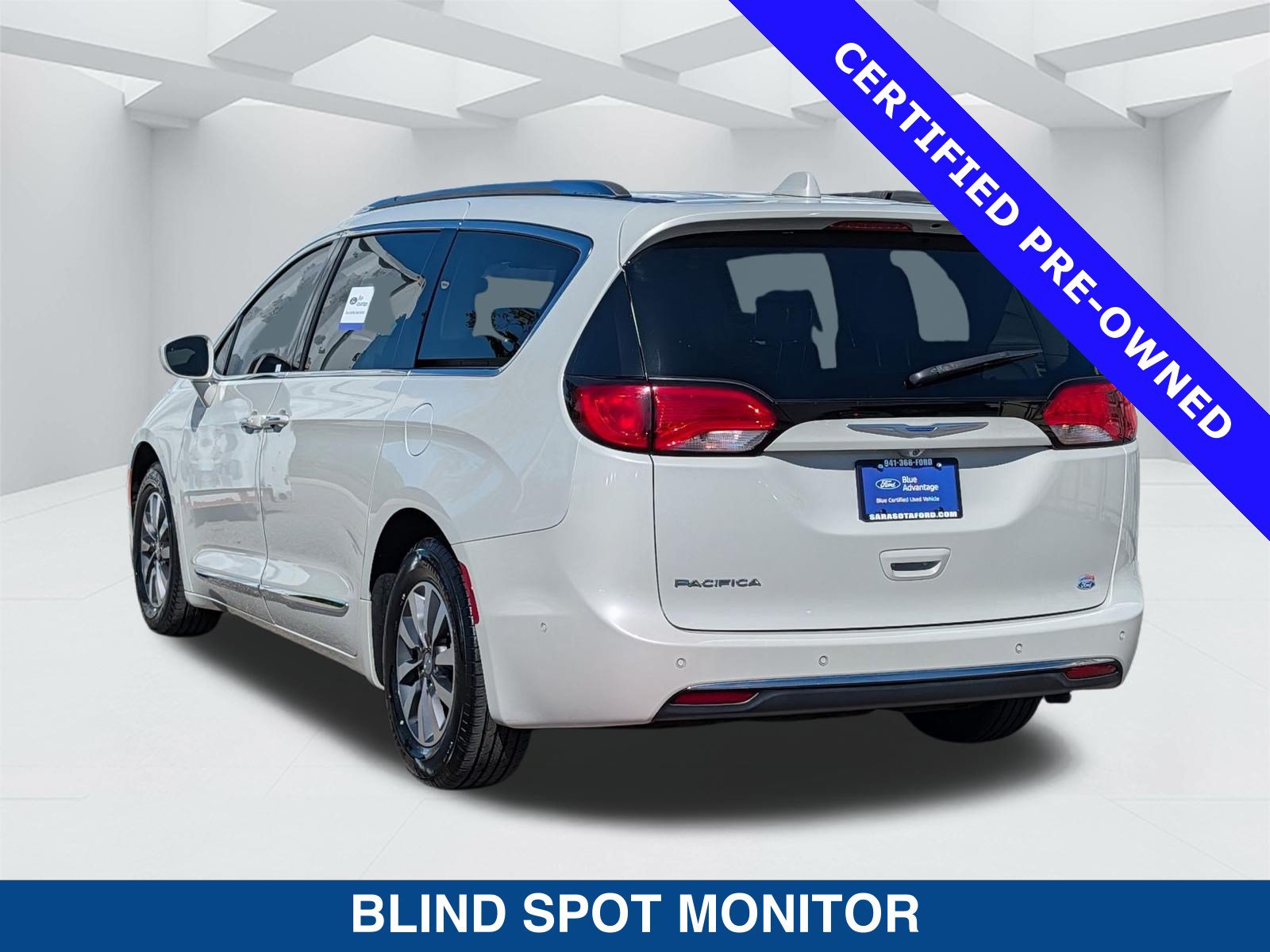 Used 2020 Chrysler Pacifica Touring-L Plus FWD image 7