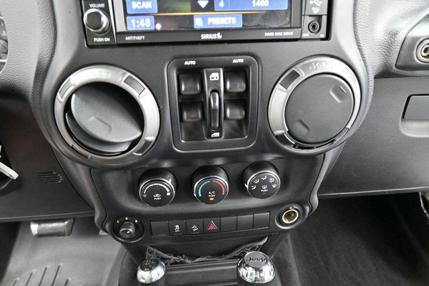 Used 2015 Jeep Wrangler Unlimited Sport w/ Quick Order Package 24S AWD/4WD image 22