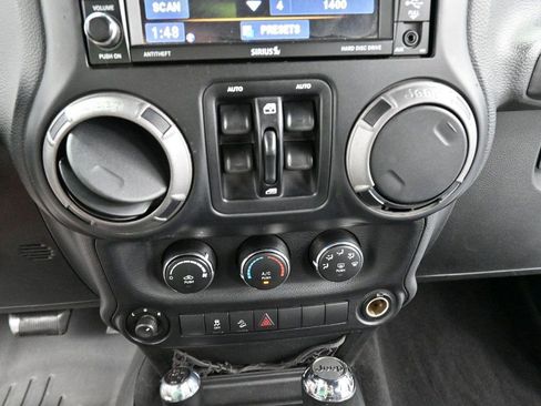 Used 2015 Jeep Wrangler Unlimited Sport w/ Quick Order Package 24S AWD/4WD image 22