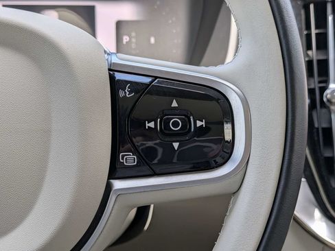 Certified 2025 Volvo XC90 B6 Ultra AWD/4WD image 38