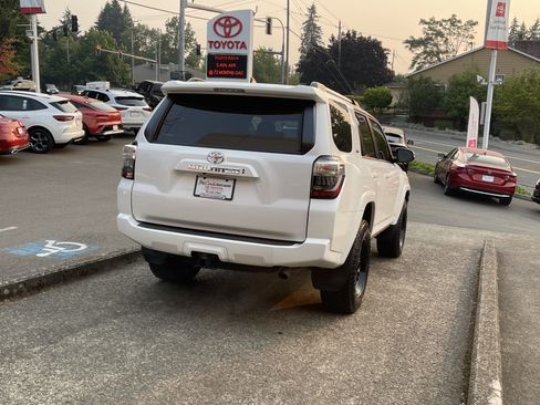 Certified 2021 Toyota 4Runner SR5 Premium w/ Moonroof Package AWD/4WD image 6
