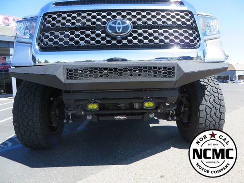 Used 2018 Toyota Tundra SR5 w/ SR5 Upgrade Package AWD/4WD image 12