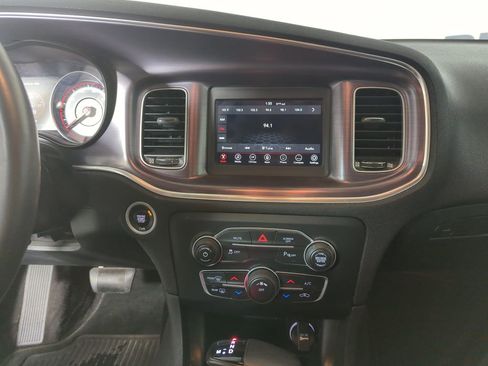 Used 2018 Dodge Charger SXT image 13