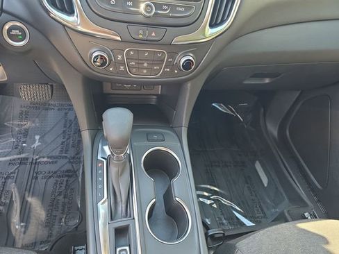 Used 2024 Chevrolet Equinox LT FWD image 26