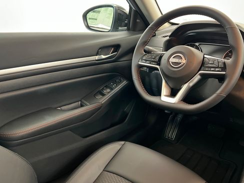 New 2026 Nissan Altima 2.5 SR w/ SR Midnight Edition Package FWD image 10