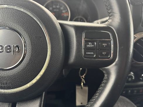 Used 2016 Jeep Wrangler Unlimited Sahara image 23