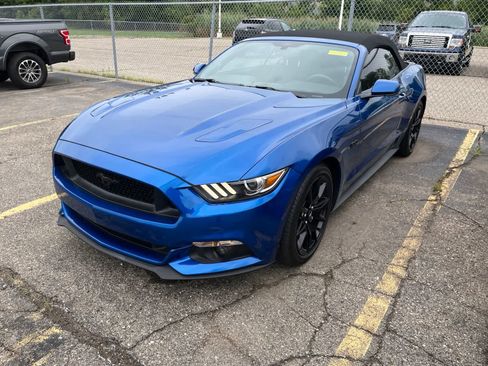 Used 2017 Ford Mustang GT Premium w/ Equipment Group 401A RWD image 2
