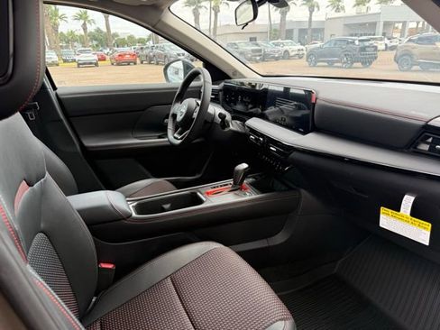 New 2026 Nissan Kicks SR w/ SR Premium Package FWD image 23