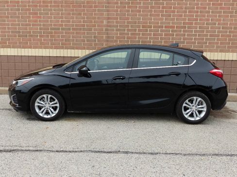 Used 2019 Chevrolet Cruze LT w/ Convenience Package FWD image 7