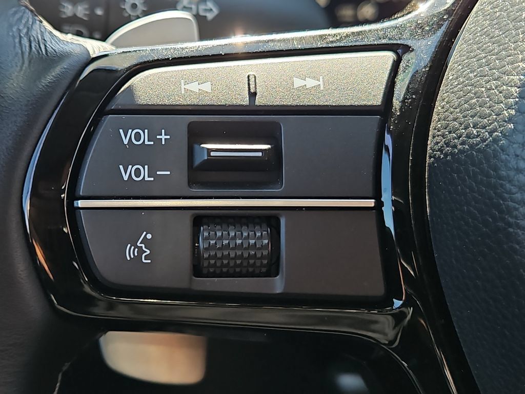 Used 2025 Acura ADX FWD image 23