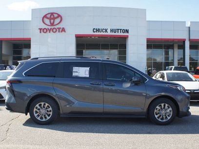 Used 2025 Toyota Sienna LE