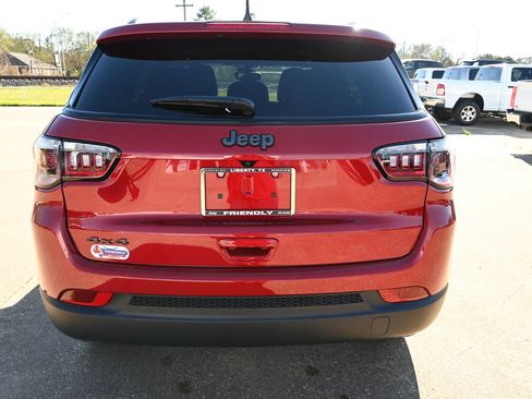 New 2026 Jeep Compass Latitude image 24
