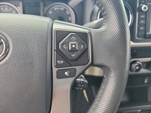 Used 2017 Toyota Tacoma SR5 w/ Tow Package RWD image 24