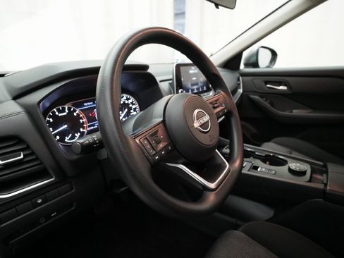 Certified 2024 Nissan Rogue SV image 8