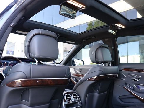 Used 2019 Mercedes-Benz S 560 Sedan w/ AMG Line Exterior image 31