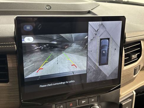 Used 2024 Ford Expedition Limited image 23