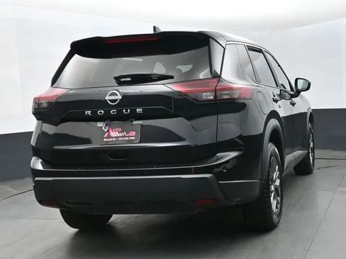 Used 2024 Nissan Rogue S FWD image 8