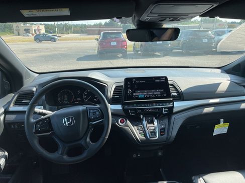 Used 2025 Honda Odyssey Sport-L image 12