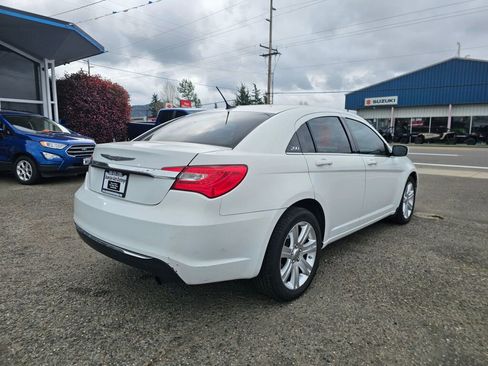 Used 2013 Chrysler 200 LX FWD image 7
