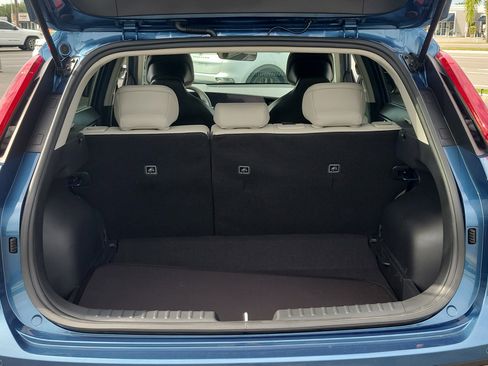 Used 2024 Kia Niro EX FWD image 13