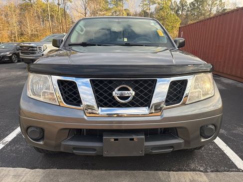 Used 2019 Nissan Frontier SV image 8