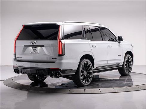 Used 2026 Cadillac Escalade V w/ LPO, ONYX Package AWD/4WD image 5