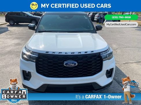 Used 2025 Ford Explorer ST-Line w/ Premium Package AWD/4WD image 2