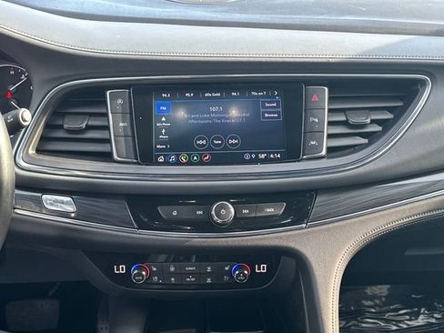 Used 2023 Buick Enclave Premium image 22