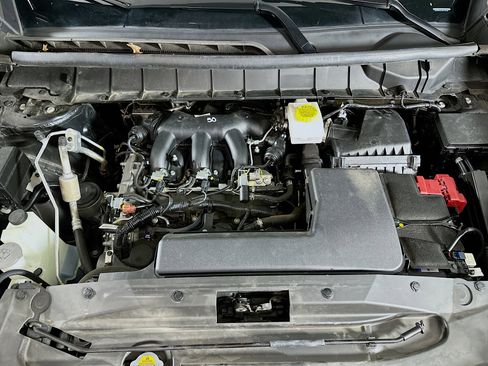 Used 2024 Nissan Pathfinder SV image 33