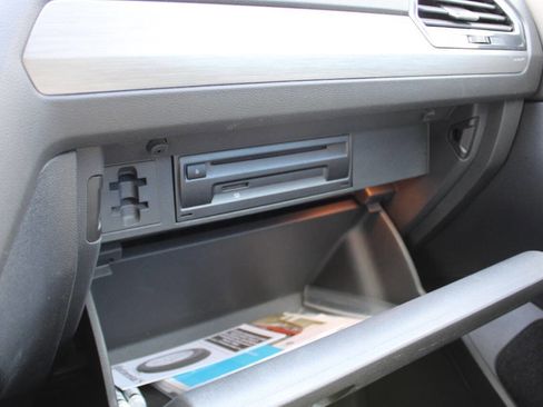 Used 2018 Volkswagen Tiguan SE image 27