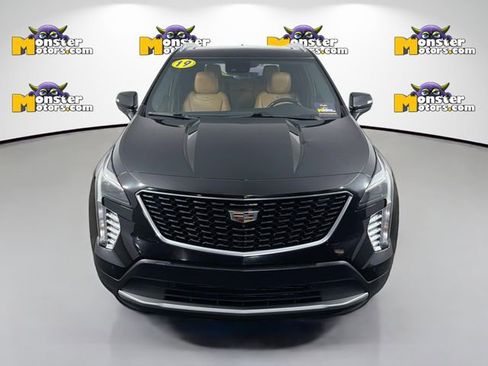 Used 2019 Cadillac XT4 Premium Luxury image 2