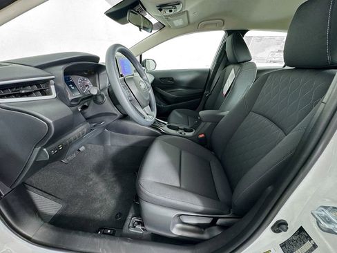 Used 2025 Toyota Corolla LE image 15