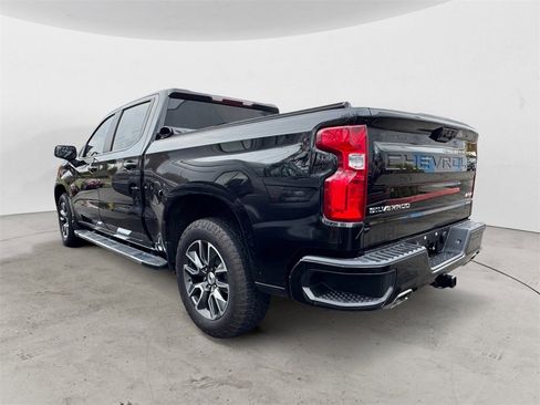 Used 2022 Chevrolet Silverado 1500 RST image 2