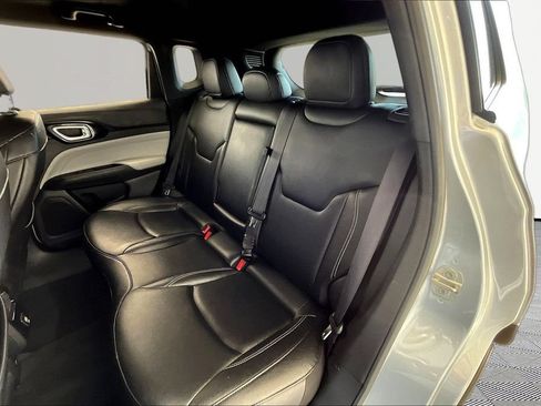 Used 2025 Jeep Compass Limited AWD/4WD image 21