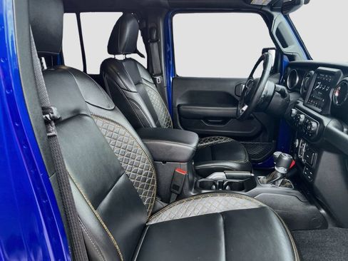 Used 2020 Jeep Wrangler Unlimited Sahara AWD/4WD image 27