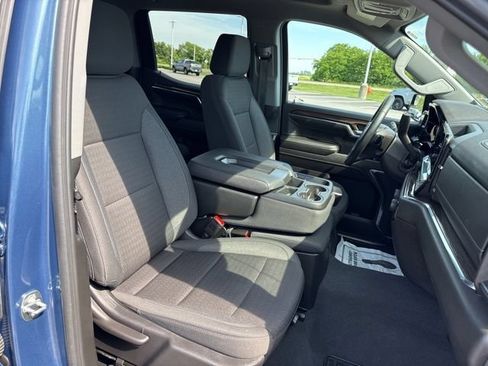 Used 2024 Chevrolet Silverado 1500 LT AWD/4WD image 32