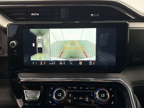 Used 2025 GMC Sierra 1500 Denali w/ Technology Package AWD/4WD image 19