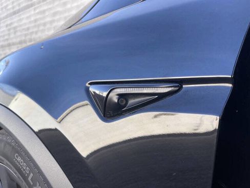 Used 2023 Tesla Model X Plaid image 18