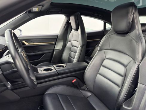 Used 2020 Porsche Taycan 4S w/ Premium Package image 40