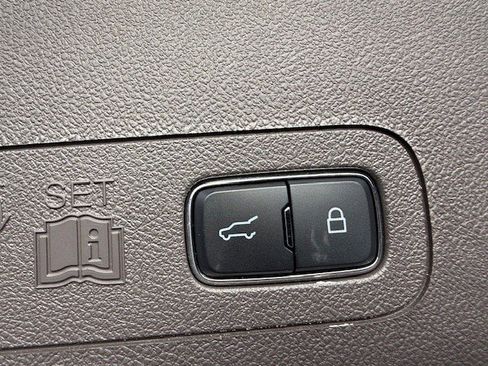 Used 2023 Lincoln Aviator Reserve w/ Equipment Group 201A RWD image 22
