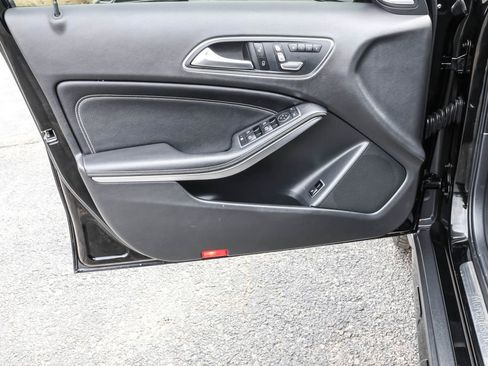 Used 2018 Mercedes-Benz GLA 250 4MATIC image 25