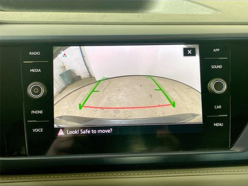 Used 2024 Volkswagen Taos SE AWD/4WD image 6