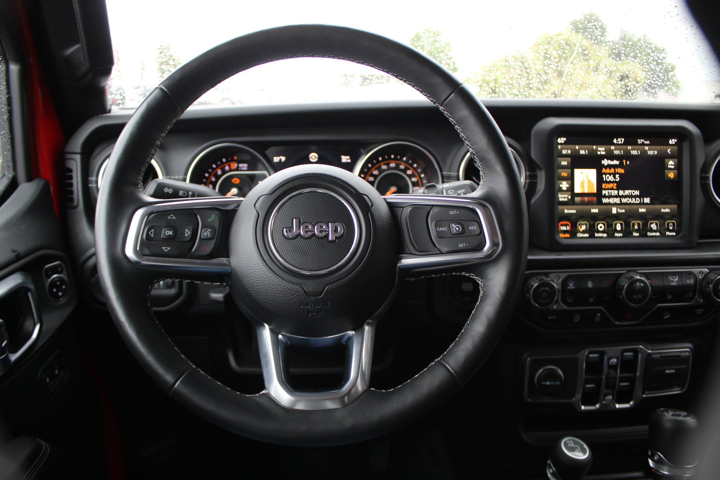Used 2018 Jeep Wrangler Unlimited Sahara w/ Uconnect 4C Nav & Sound Group AWD/4WD image 32