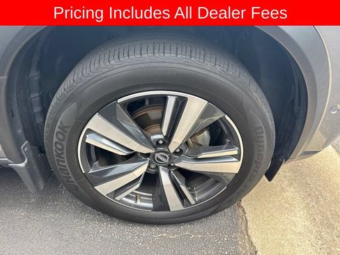 Used 2022 Nissan Rogue Platinum w/ Head-Up Display Package AWD/4WD image 9
