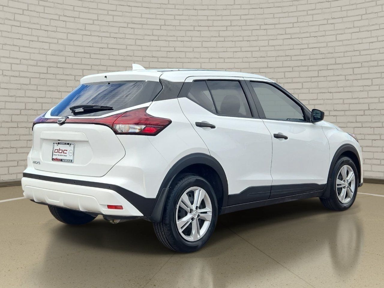 Used 2024 Nissan Kicks S FWD image 5